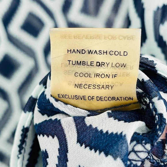 41 Hawthorn tunic button stud v-neck blouse - Picture 5 of 9